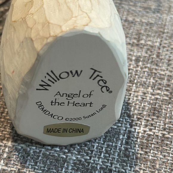 Willow Tree “Angel of the Heart” 2000 Susan Lordi Sculpture - Picture 4 of 5